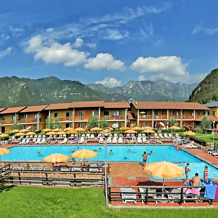 Peaceful Holiday In With Shared Pool *