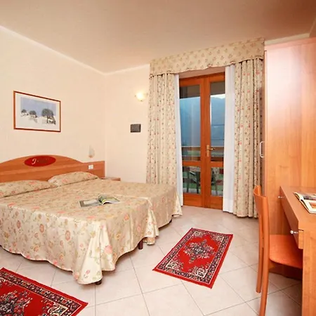 Peaceful Holiday In With Shared Pool Hébergement de vacances