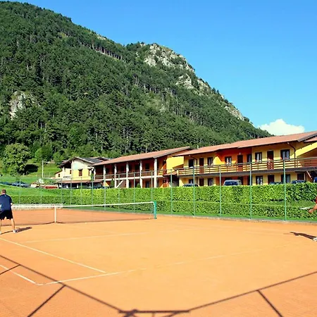 Hébergement de vacances Peaceful Holiday In With Shared Pool